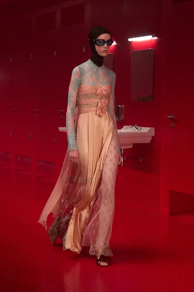 Look 32